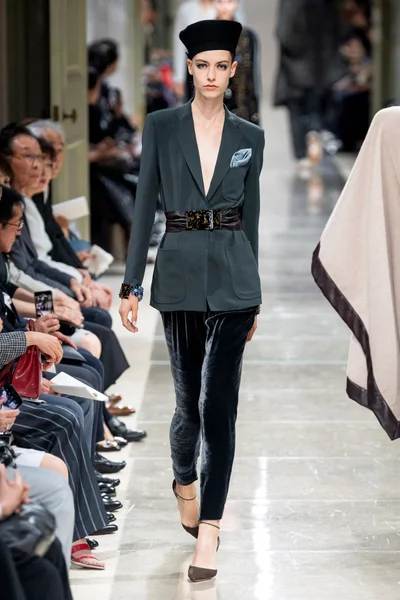 Look 4